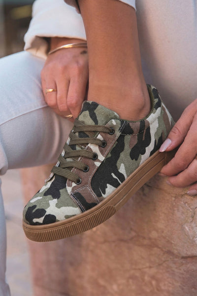 Camo Print Lace-up sneakers