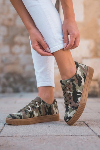 Camo Print Lace-up sneakers